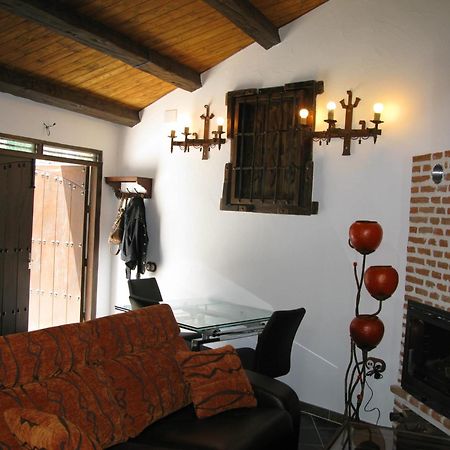 فيلا Casa De Cucu Navaluenga Ávila المظهر الخارجي الصورة