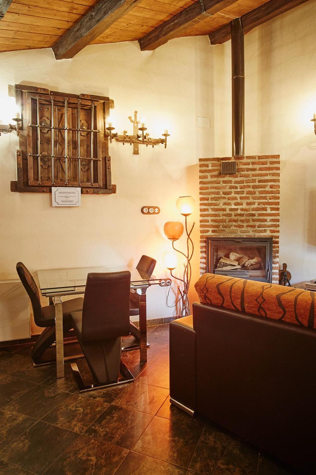 فيلا Casa De Cucu Navaluenga Ávila المظهر الخارجي الصورة