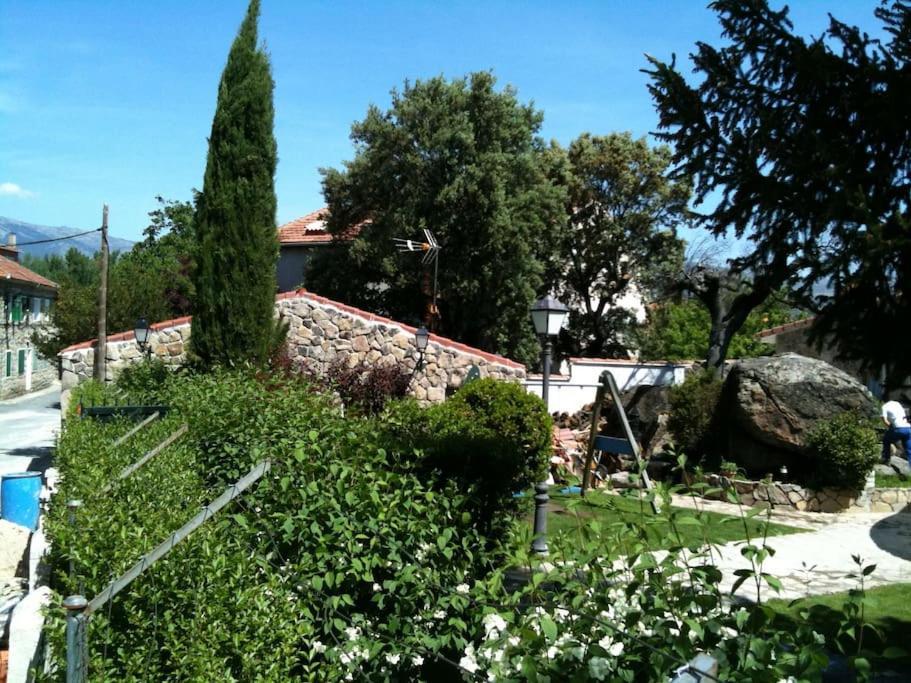 فيلا Casa De Cucu Navaluenga Ávila المظهر الخارجي الصورة