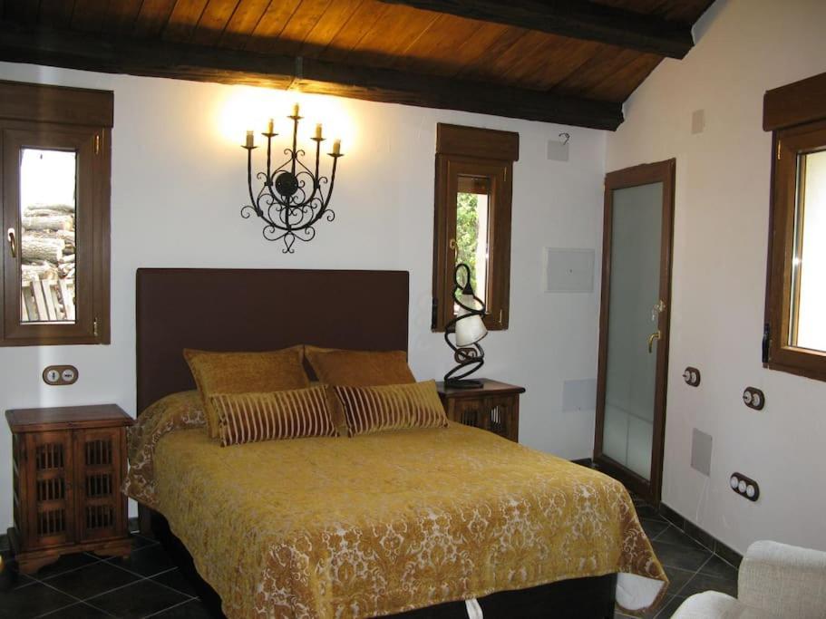 فيلا Casa De Cucu Navaluenga Ávila المظهر الخارجي الصورة