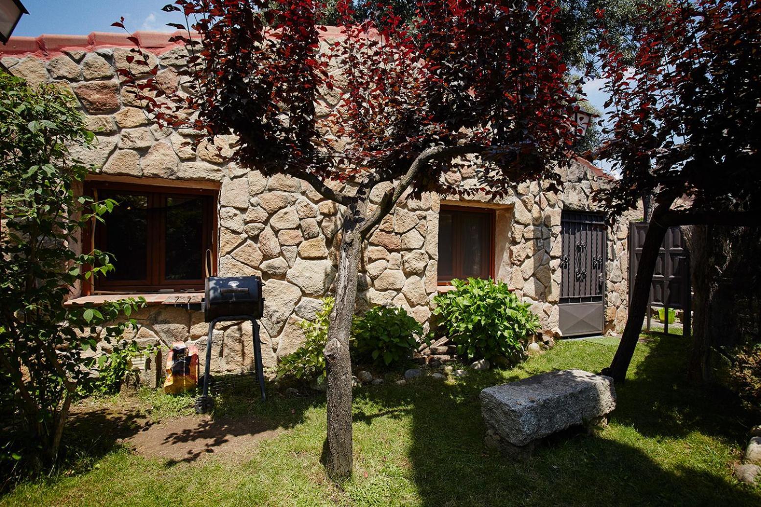 فيلا Casa De Cucu Navaluenga Ávila المظهر الخارجي الصورة
